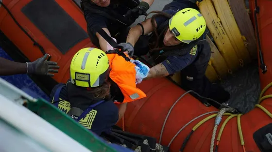 Neonata di due giorni soccorsa in mare con la madre dalla nave Ong Humanity One
