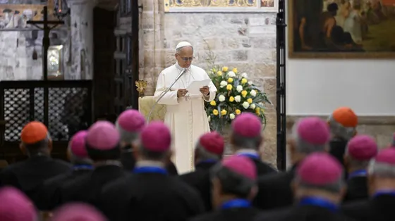Assisi, 20 novembre 2025. Papa Leone XIV incontra i vescovi italiani nella Basilica di Santa Maria degli Angeli / SICILIANI