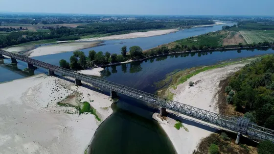 Caldo e siccità: il Fiume Po mai così basso «Ma nessuno parla più di clima»