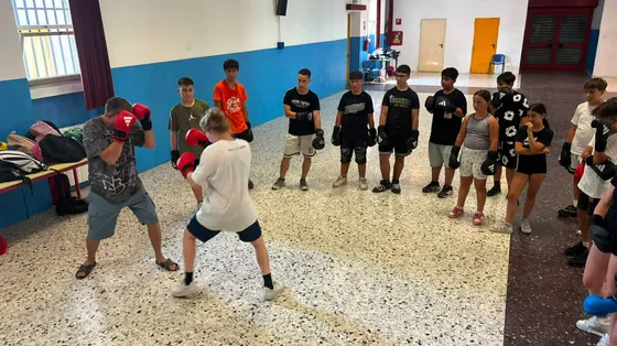 “Un gancio da Dio”: all'oratorio i corsi di boxe per ragazzi (ma le ragazze sono di più)