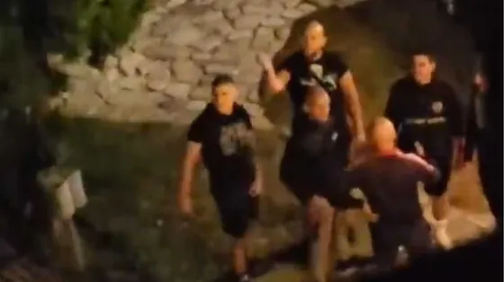 Giovani ebrei italiani assediati a Sofia: sotto l’hotel i cori dei naziskin