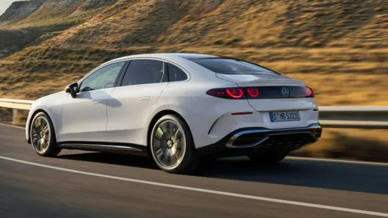 Mercedes Classe C elettrica: Il lusso su strada ha 762 km di autonomia