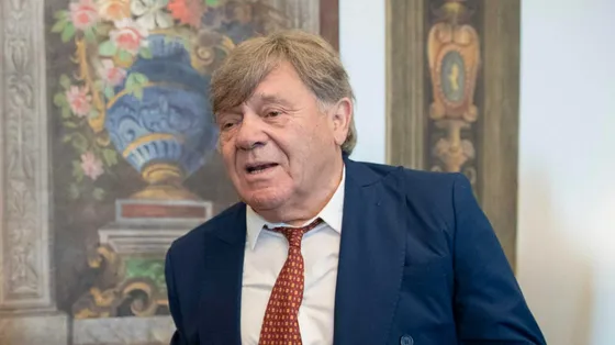 Carletti (Nomadi): ricorderemo Guccini cantando le sue canzoni e continuando la sua storia