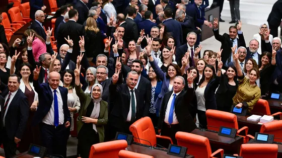 La Turchia avvia la riconciliazione con gli ex “terroristi” curdi del Pkk