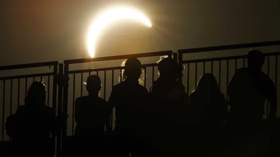 Ecco lo spettacolo dell'eclissi che ha incantato l'Europa