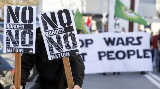 Una manifestazione contro le politiche ostili all'asilo