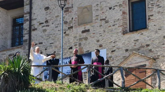 Una veduta del  borgo dell'Alta Valmarecchia, dove Papa Leone XIV - lasciata San Marino prima di scendere a Rimini per partecipare al Meeting - si è recato per pranzare, in forma privata, con le monache agostiniane nel monastero Sant'Antonio da Padova