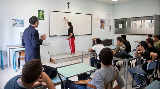 I 15enni italiani migliorano in Scienze (di più chi è più ricco)