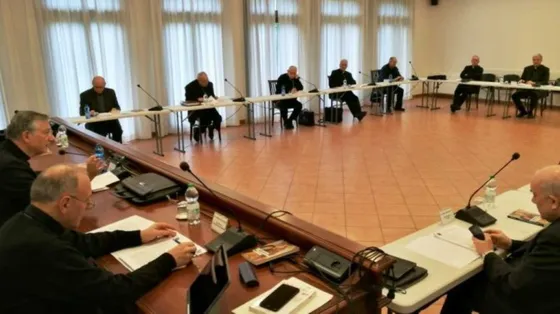 I vescovi del Triveneto: «Non esiste un diritto a morire, ma a essere curati»