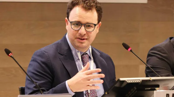 L’allarme sull’IA e la sfida sulle regole: «Rischio oligopolio»