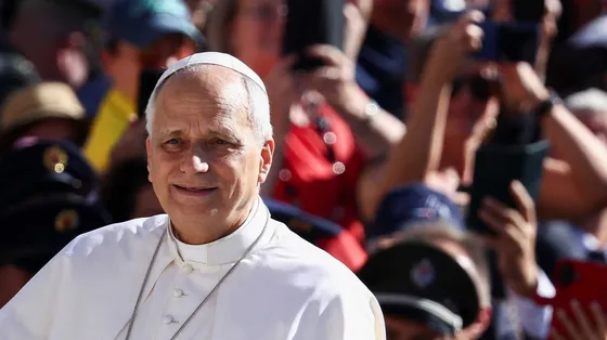 Il Papa: «Valutare la politica in base al rispetto della dignità umana»