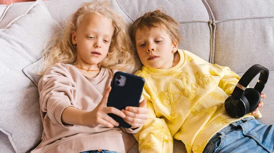 Social vietati in Europa prima dei 13 anni. "Privano i bambini della loro infanzia"
