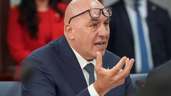 Crosetto sulle navi italiane a Bab el-Mandeb: «Non possiamo aspettare l’Ue»