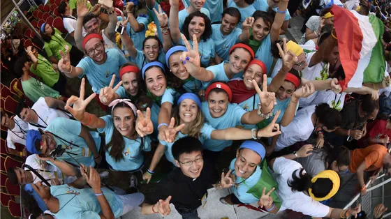 Giovani in festa a una Gmg. Secondo Maddalena Pievaioli l'educazione è una via preziosa per trasmettere il Vangelo / SICILIANI