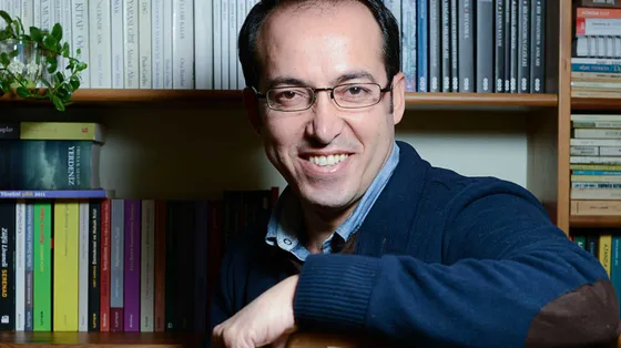 Burhan Sönmez: «La letteratura
ti guarda senza giudizio»