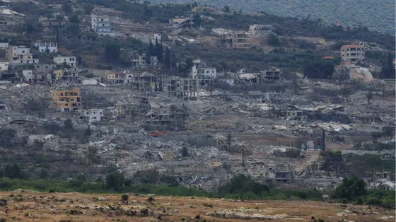 Vista degli edifici abbattuti dalle ruspe israeliane a Mansouri, nel Libano del sud / REUTERS