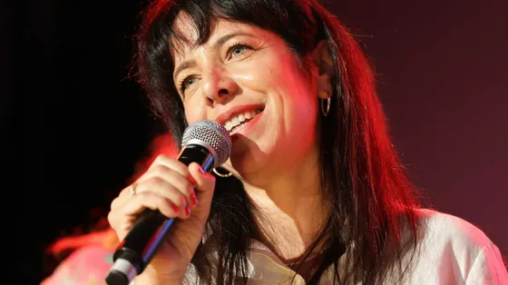 Mi manda Mamdani: chi è Elif Eralp, la donna che ha trionfato a Berlino