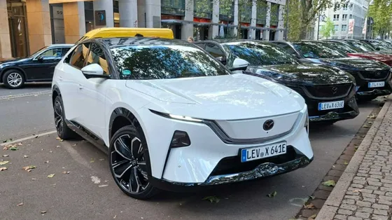 Mazda CX-6e, l’elettrica che unisce Cina e Giappone e prova a battere due tabù