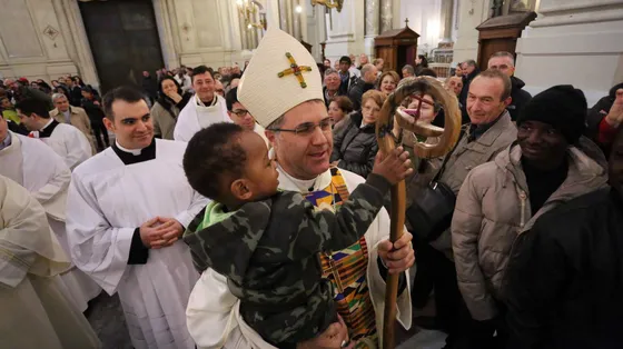 A Palermo servono 5 anni
per Comunione e Cresima
e i commercianti protestano