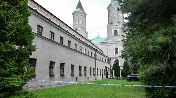 Un prete è stato ucciso in un'abbazia, quattro persone sono state ferite: la Polonia è sotto choc