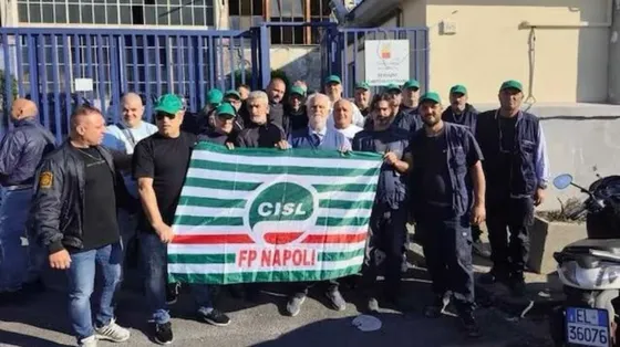 A Napoli adesso «scioperano» anche i cimiteri