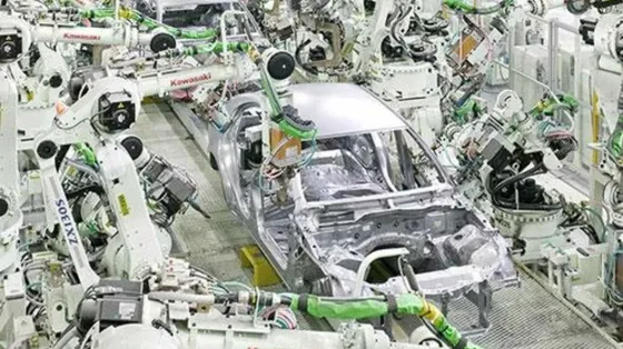 Toyota prepara l'invasione dei robot, ma la fabbrica senza operai è ancora lontana