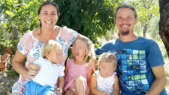 Uno scatto della famiglia anglo-australiana, che viveva nel bosco di Palmoli, in provincia di Chieti, pubblicato sul sito web della mamma Catherine Louise Birmingham