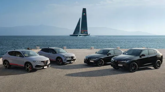 Alfa Romeo sale a bordo: così l'auto fa correre Luna Rossa