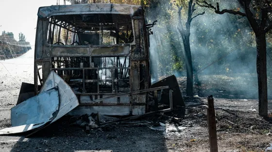 Un giorno di ordinario terrore in Ucraina: 33 morti. E Putin chiama il generale «Armageddon»