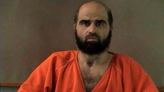 L’annuncio-choc del capo del Pentagono: «La fucilazione di Nidal Malik Hasan sarà pubblica, in diretta online»