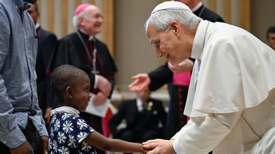 Domani il ricovero del Papa in ospedale. Attesa per l’operazione per il nodulo al polmone
