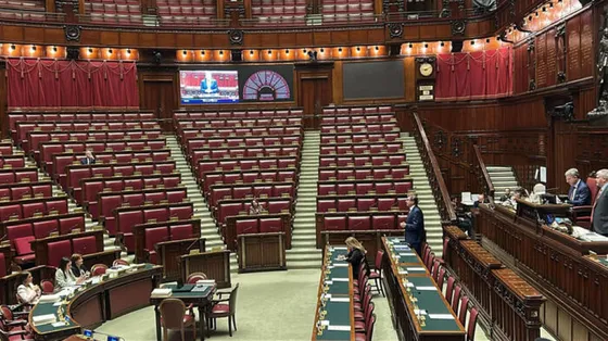 L'Aula deserta, la solitudine del ministro: al via l'esame della Manovra d'autunno