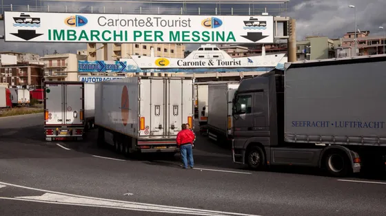 Il gasolio costa troppo: camion e pescherecci scelgono di fermarsi