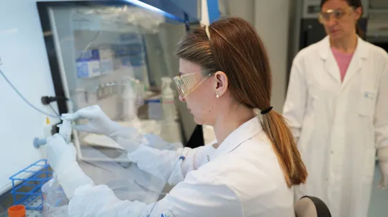 Che cos'è e come si cura l'adenocarcinoma, la malattia del Papa