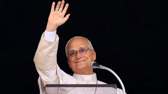 Il Papa all’Angelus: grazie del sostegno. Riprenderò gradualmente le attività