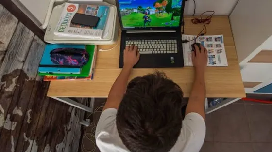 Infanzia e adolescenza, allarme degli esperti in Parlamento: «Quattordicenni iperconnessi e in "ritiro sociale"»