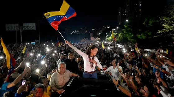 Machado è tornata in Venezuela: la preghiera, il bagno di folla, le aspettative. E le distanze con Trump