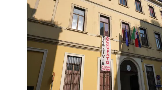 Manovra, la scuola insorge: 5mila insegnanti e 2mila assistenti Ata in meno. A rischio anche i fondi per i nidi