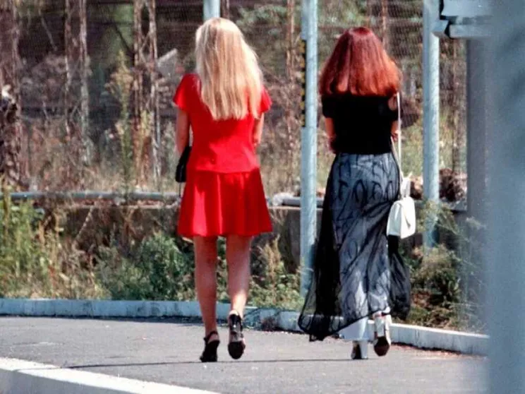 Multe ai clienti: Parigi combatte la prostituzione