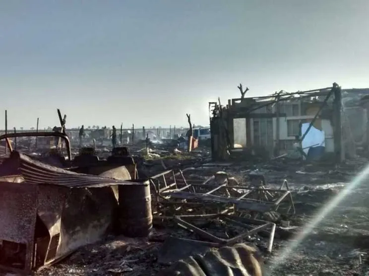 Rignano, bruciato il ghetto dei migranti