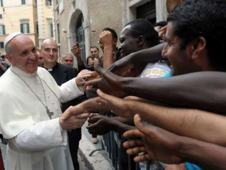 «Il Papa tra i profughi, contatti in corso»
