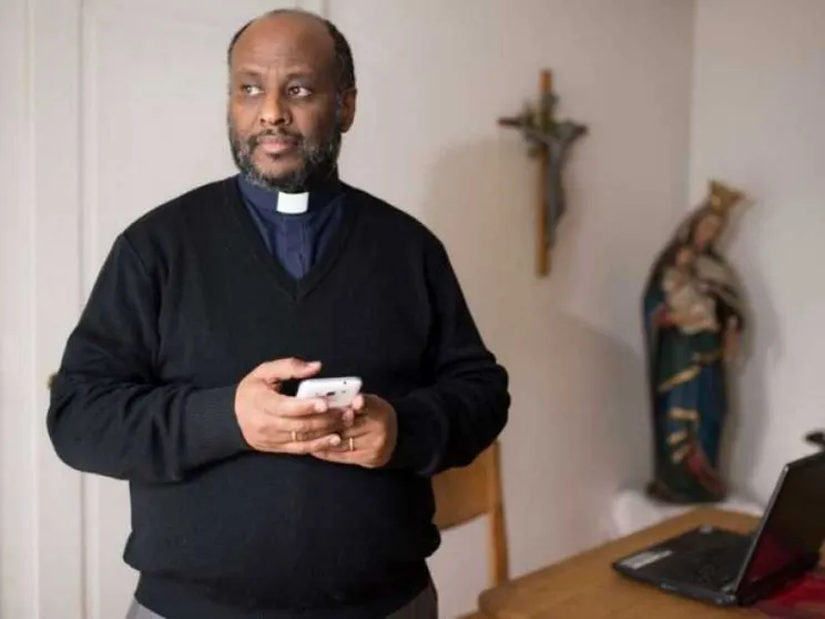 Time, Mussie Zerai: «padre per i rifugiati»