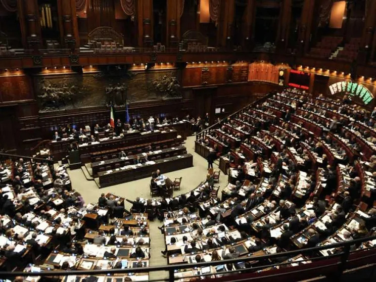 Utero in affitto, la mossa dei centristi