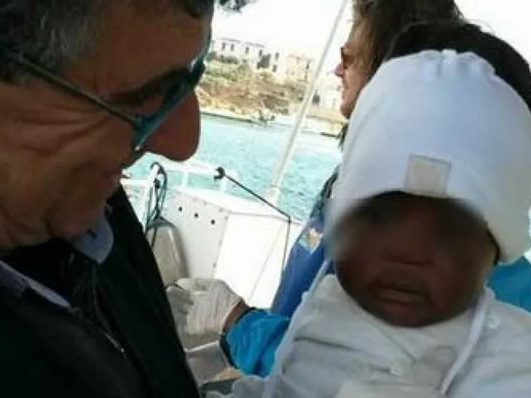 Richieste di adozione per la neonata orfana