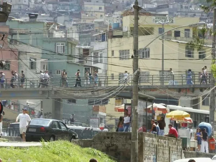 Orrore a Rio: lo stupro finisce sui social