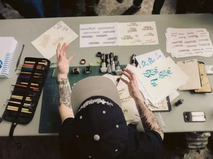 Calligrafia: il pennino corre sul web