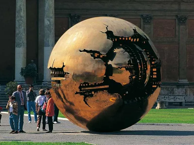 POMODORO, l'arte è un labirinto