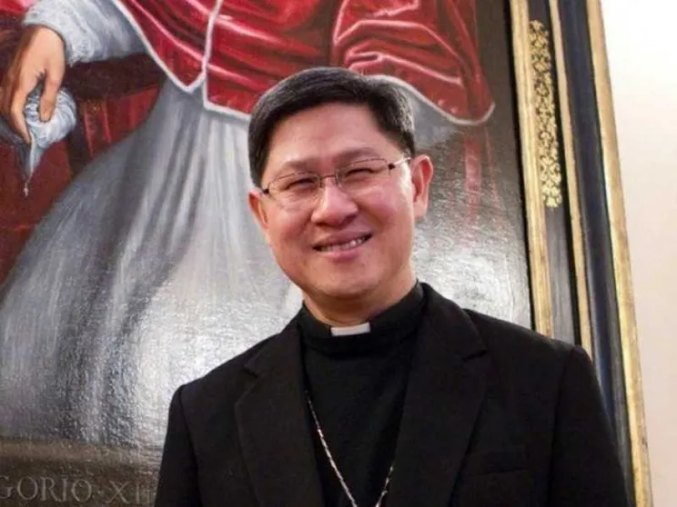 Tagle, cristiani chini sulle ferite del mondo