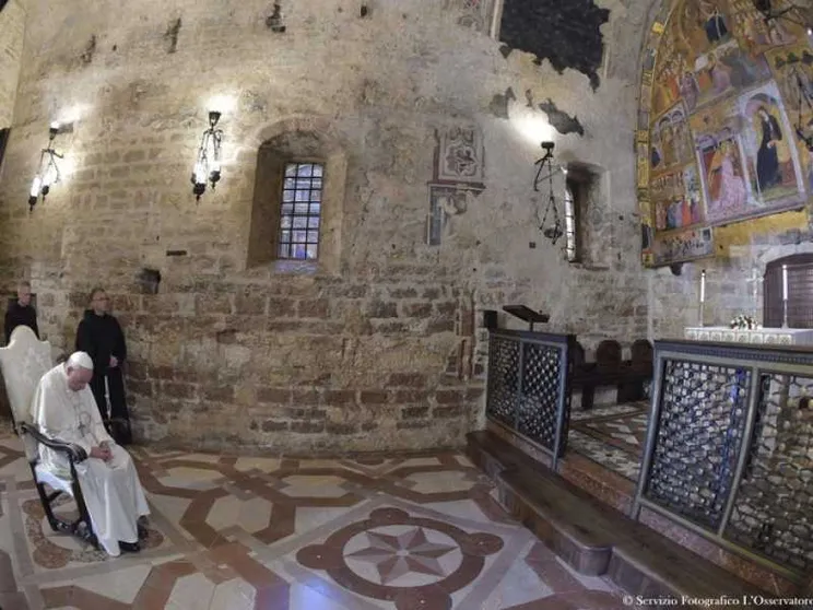 Assisi, il Papa: «Il mondo ha bisogno di perdono»