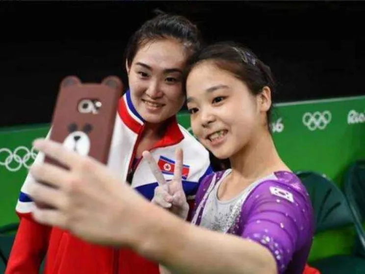 Le due Coree unite da un selfie
